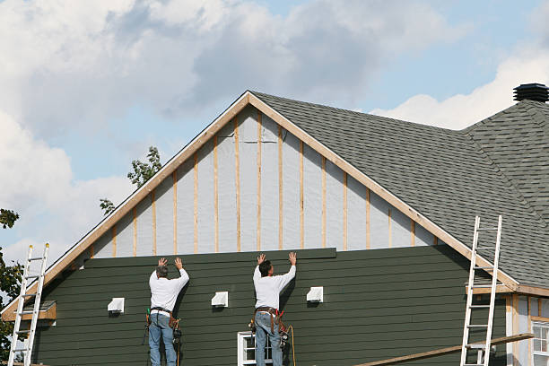 Professional Siding Installation technician working in Franklinville, NJ